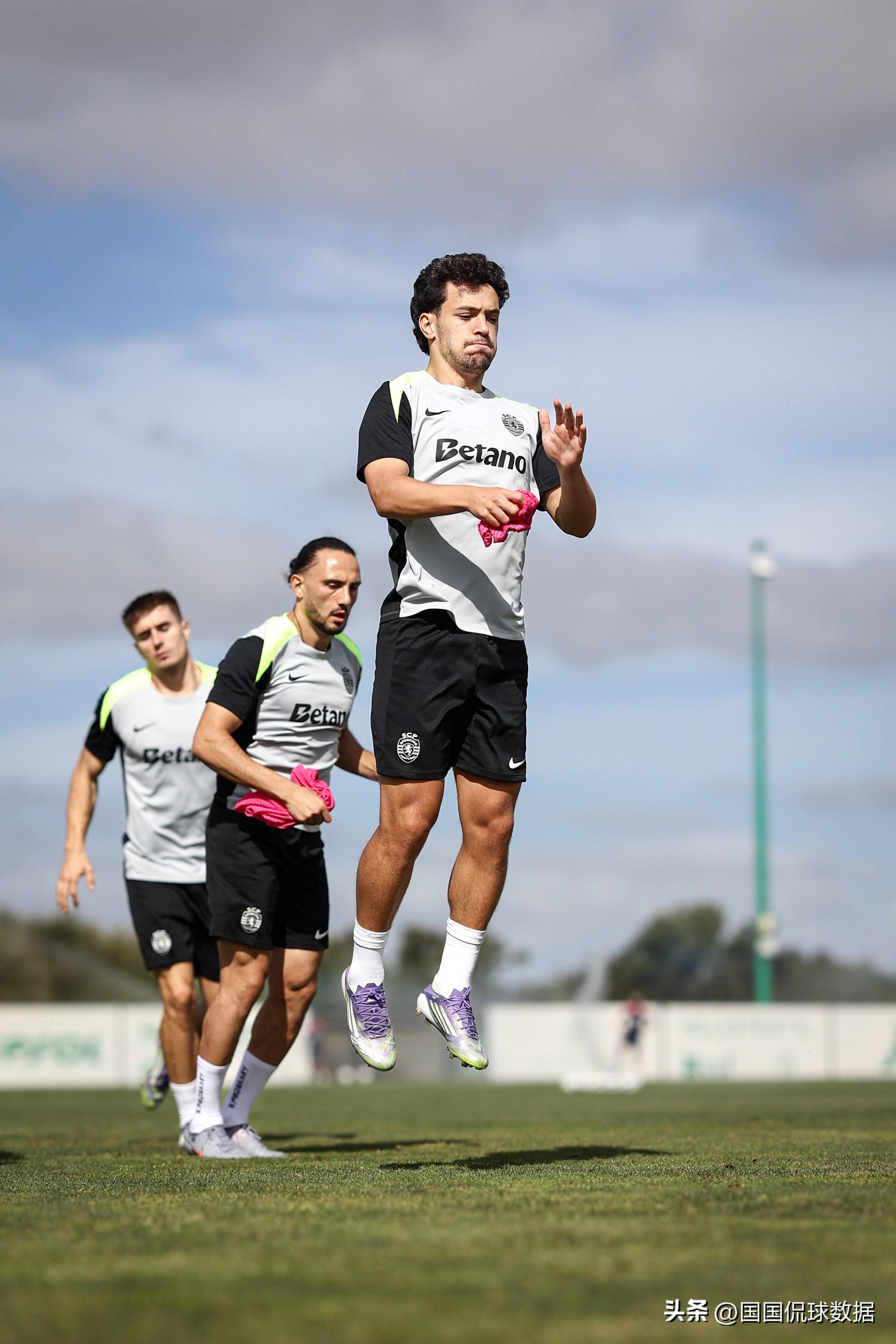 九游（中国)-包含皇家马德里迎葡超关键赛，今夜绝杀压哨，更衣室稳定，身体对抗强度拉满的词条-九游（中国)